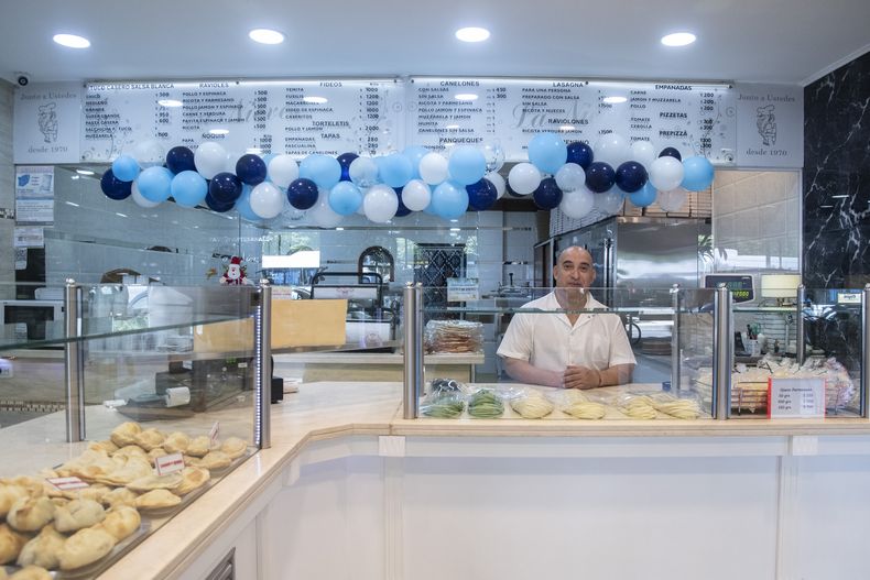 Muchos comercios modifican sus horarios: hay que alentar a la Selección argentina en todos lados.