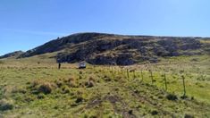 Luis Glave perdió el control del parapente desde las alturas y cayó al suelo. Luis Glave perdió el control del parapente desde las alturas y cayó al suelo.
