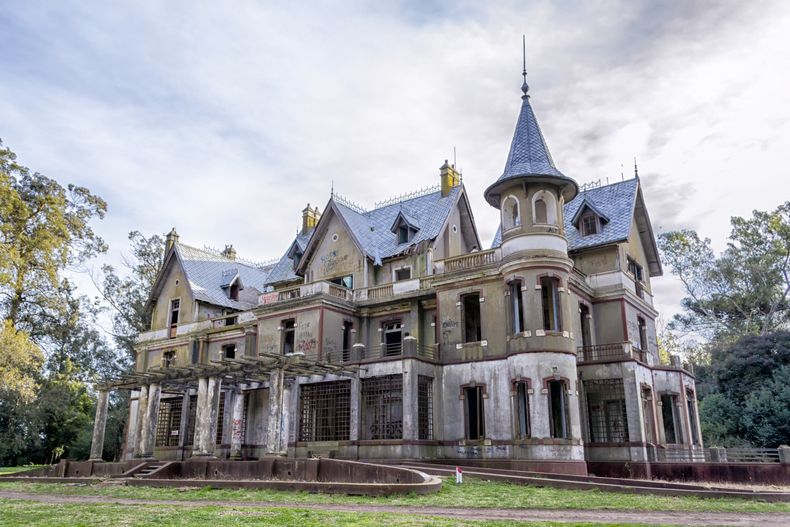 La escapada de Buenos Aires para descansar y visitar un castillo con una historia siniestra