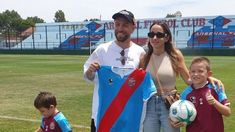 Del Pizjuán al Viaducto: el Papu Gómez celebró la Copa del Mundo volviendo a sus orígenes Del Pizjuán al Viaducto: el Papu Gómez celebró la Copa del Mundo volviendo a sus orígenes
