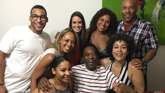 Pelé junto a parte de su familia. Pelé junto a parte de su familia.