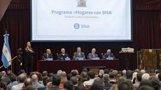 El acto se llevó a cabo en la Casa Central del Banco Nación. El acto se llevó a cabo en la Casa Central del Banco Nación.