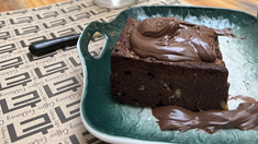 La cafetería de Buenos Aires que prepara el mejor brownie con pasta de avellanas. La cafetería de Buenos Aires que prepara el mejor brownie con pasta de avellanas.