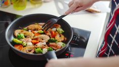 La OMS alertó sobre una sustancia común en los utensilios de teflón. La OMS alertó sobre una sustancia común en los utensilios de teflón.