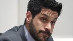 Es abogado penalista, tiene 40 años y candidato presidencial por el Partido Colorado. Es abogado penalista, tiene 40 años y candidato presidencial por el Partido Colorado.