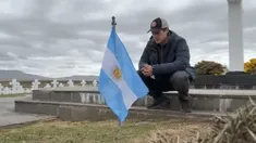 En su cuenta Planeta Juan, el influencer Juan Díaz compartió su gesto patriótico. En su cuenta Planeta Juan, el influencer Juan Díaz compartió su gesto patriótico.