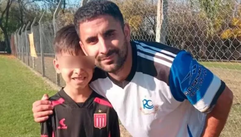 Fabián Correa junto a su hijo