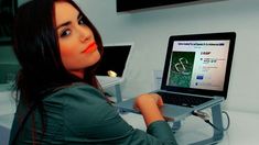 Lali Espósito intervino en una estafa en la web: vendían a miles de pesos ojotas suyas Lali Espósito intervino en una estafa en la web: vendían a miles de pesos ojotas suyas