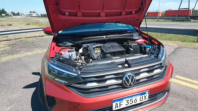 Motor 1.0 litros turbonaftero, tres cilindros - 95 cv - 165 Nm.