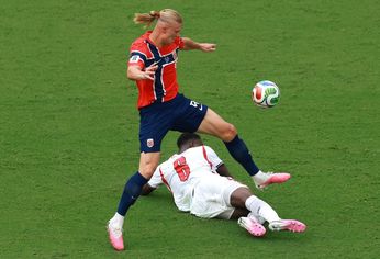 Noruega e Inglaterra igualan 1 a 1 en uno de encuentros por los cuartos de final.