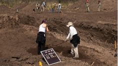 Trabajos de integrantes del EAAF en la zona de La Perla, Córdoba.