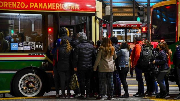 Multas millonarias a empresas de colectivos por la suspensión del servicionocturno