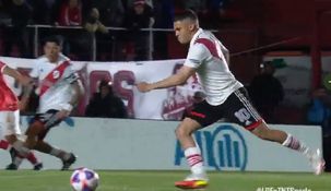 Quintero hizo un golazo en La Paternal.