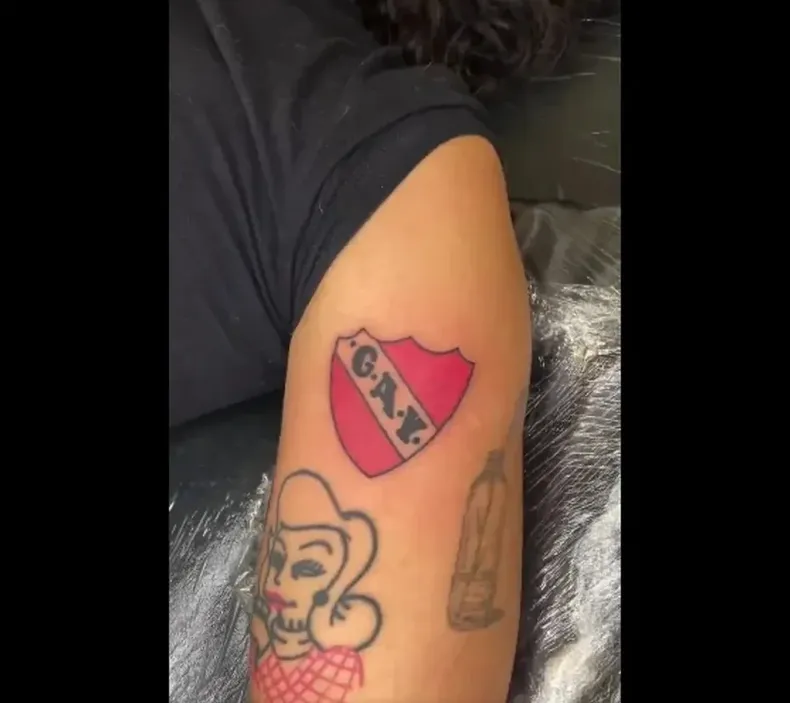 El tatuaje de Marilina Bertoldi que desató la polémica.