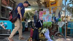 Ofrendas para el hincha fallecido de AEK de Atenas. Ofrendas para el hincha fallecido de AEK de Atenas.