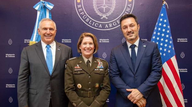 Estados Unidos transfirió un avión C-130H a la Fuerza Aérea argentina.