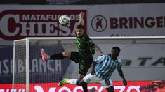 Racing tropezó en su visita a Junín. Racing tropezó en su visita a Junín.