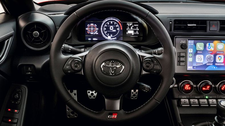 La compañía Toyota y otras empresas buscan trabajadores.