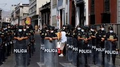 La Policía de Perú agredió a los manifestantes en las calles de Lima. La Policía de Perú agredió a los manifestantes en las calles de Lima.