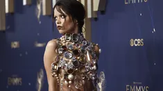 La estética evoluciona con fuerza hacia dos polos bien definidos, lo gótico y lo natural. La estética evoluciona con fuerza hacia dos polos bien definidos, lo gótico y lo natural.