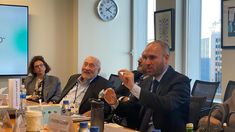 Martín Guzmán encabezó una mesa redonda junto a jefedel Banco Mundial, Indermit Gill y Stiglitz. Martín Guzmán encabezó una mesa redonda junto a jefedel Banco Mundial, Indermit Gill y Stiglitz.