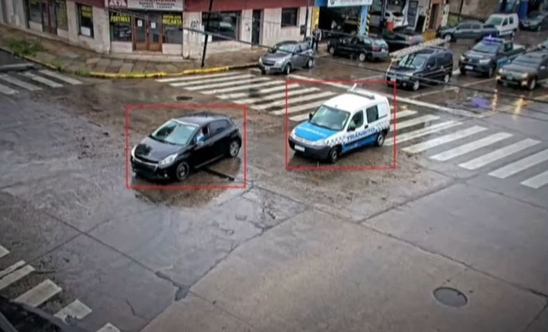 Las cámaras del Centro de Monitoreo lograron identificar y hacer el seguimiento del auto con los falsos policías. 