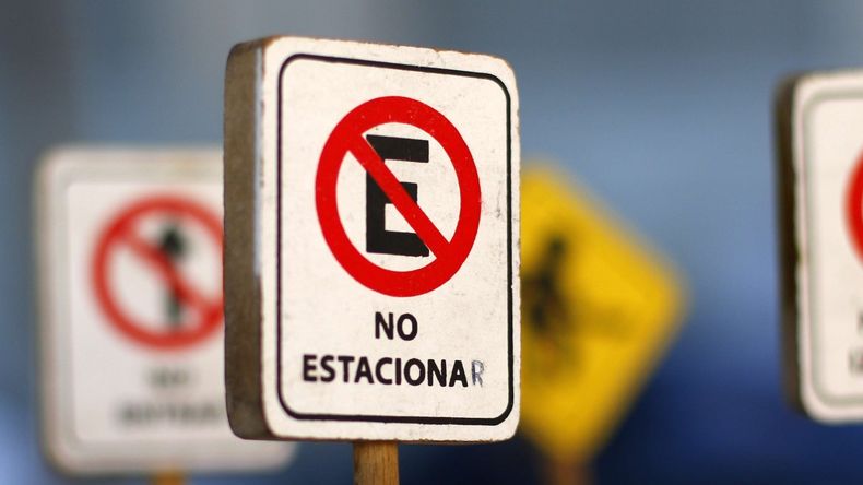 Multas relacionadas al mal estacionamiento.