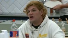 Emmanuel salió de su postura conflictiva tras darse cuenta del odio del público contra Furia. Emmanuel salió de su postura conflictiva tras darse cuenta del odio del público contra Furia.