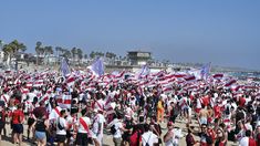 El banderazo de los hinchas de River en Venice Beach, Los Angeles. El banderazo de los hinchas de River en Venice Beach, Los Angeles.