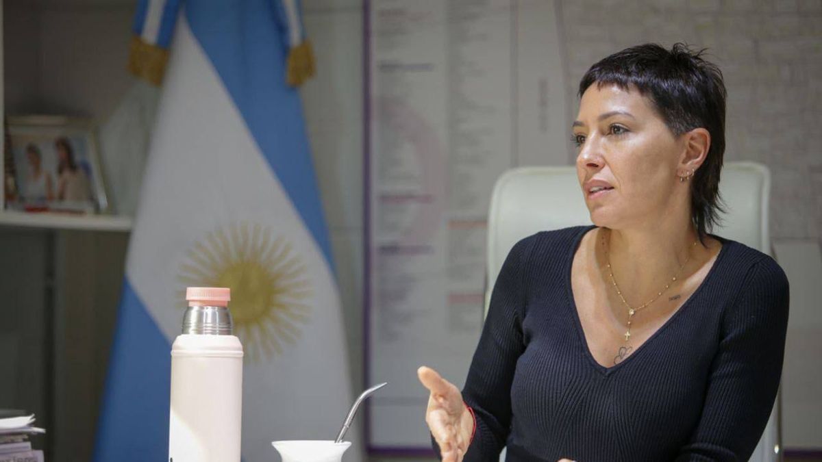 Dura respuesta de Mayra Mendoza a Javier Milei: Deje de señalar ...