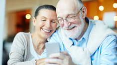 Los jubilados podrán designar a un Apoderado para realizar los trámites y recibir los cobros. Los jubilados podrán designar a un Apoderado para realizar los trámites y recibir los cobros.