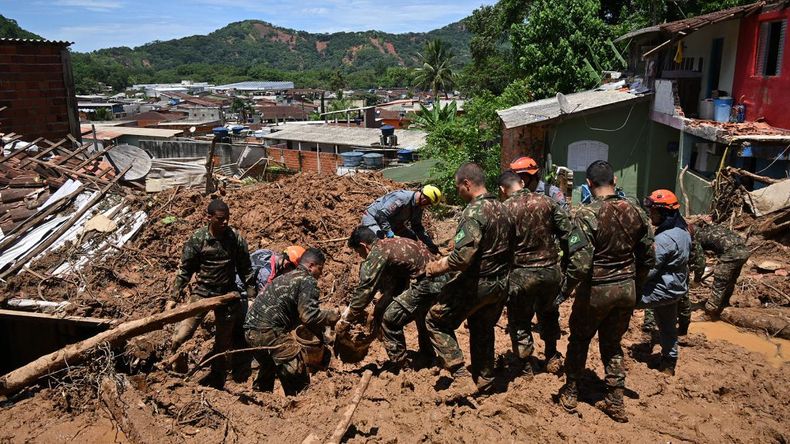 El número de víctimas mortales de la catástrofe climática llegó a 44