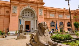 Desapareció un brazalete bañada en oro del Museo Egipcio: hay 4 personas detenidas