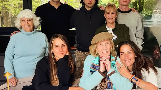 Había permanecido 18 días internada en el Sanatorio Mater Dei por un cuadro respiratorio y continúa con su recuperación en su casa.