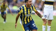 Lautaro Giaccone festeja el gol. Lautaro Giaccone festeja el gol.