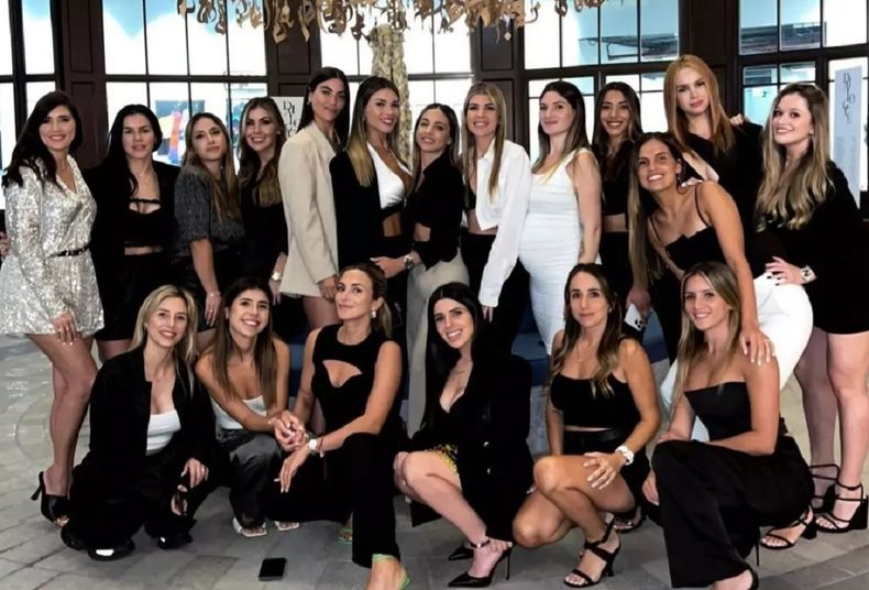El grupo de las mujeres de la Selección argentina comenzó en el Mundial de Qatar 2022. El grupo de las mujeres de la Selección argentina comenzó en el Mundial de Qatar 2022.