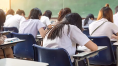 El Gobierno prohibió el adoctrinamiento en las escuelas.