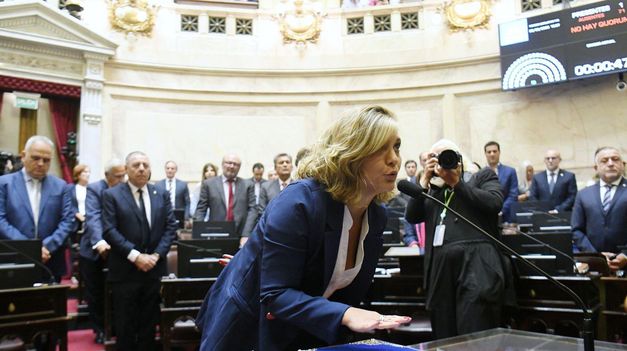 Stefanía Cora asumió hoy la banca que ocupaba el ahora procesado Edgardo Kueider.