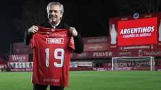 El mandatario recibió una camiseta en 2019. El mandatario recibió una camiseta en 2019.