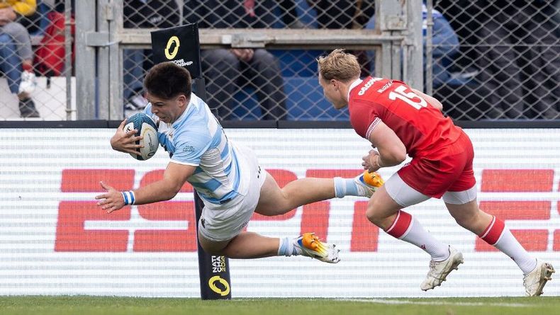 Justo Piccardo apoyó un gran try en su vuelta a Los Pumas, ante Gales en el Nations Championship.