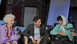 Axel Kiciillof junto a Estela de Carloto y Tati Almeyda.&nbsp;