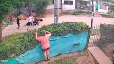 Robo en Córdoba a la vista de los vecinos Robo en Córdoba a la vista de los vecinos