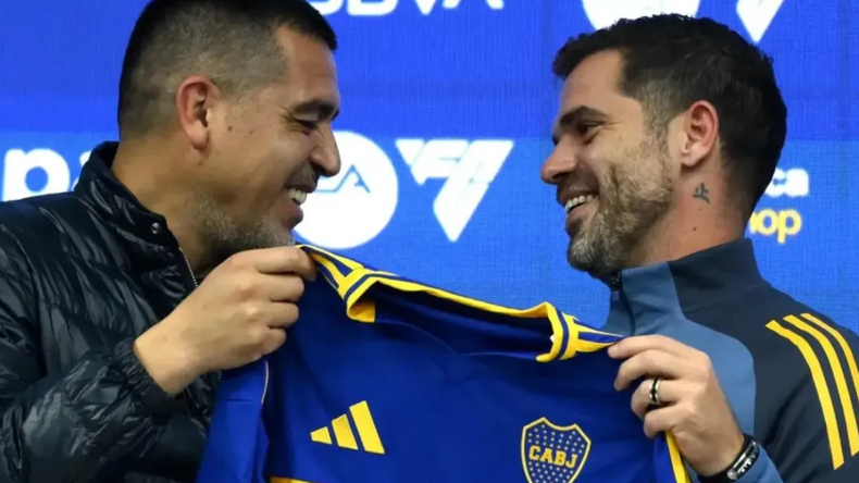 Riquelme echó a tres técnicos durante su presidencia.