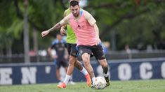 Lionel Messi afronta las últimas batallas. Lionel Messi afronta las últimas batallas.