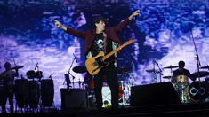 mas criticas a milei, homenajes emotivos y cruces inesperados: asi cerro el cosquin rock 2025 mas criticas a milei, homenajes emotivos y cruces inesperados: asi cerro el cosquin rock 2025