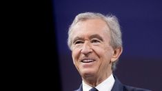 Es uno de los hombres más ricos del mundo, con una fortuna que supera los $170,000 millones.