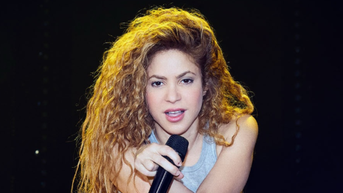 Tragedia en la previa del show de Shakira en Copacabana: murió un operario durante el armado del escenario