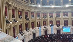 La apertura de sesiones ordinarias en el Congreso terminó en escándalo.