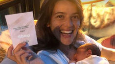 La actriz agradeció a Shakira el presente para su hija Bee. La actriz agradeció a Shakira el presente para su hija Bee.