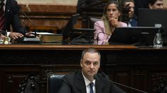 Durante más de seis horas, Manuel Adorni evadió las preguntas sobre su escándalo. Durante más de seis horas, Manuel Adorni evadió las preguntas sobre su escándalo.